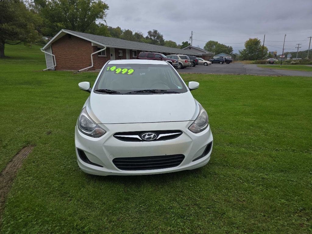 2013 Hyundai Accent Image 6