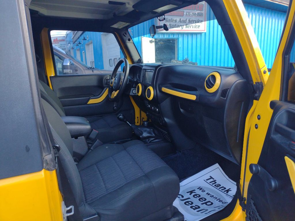 2011 Jeep Wrangler Image 3