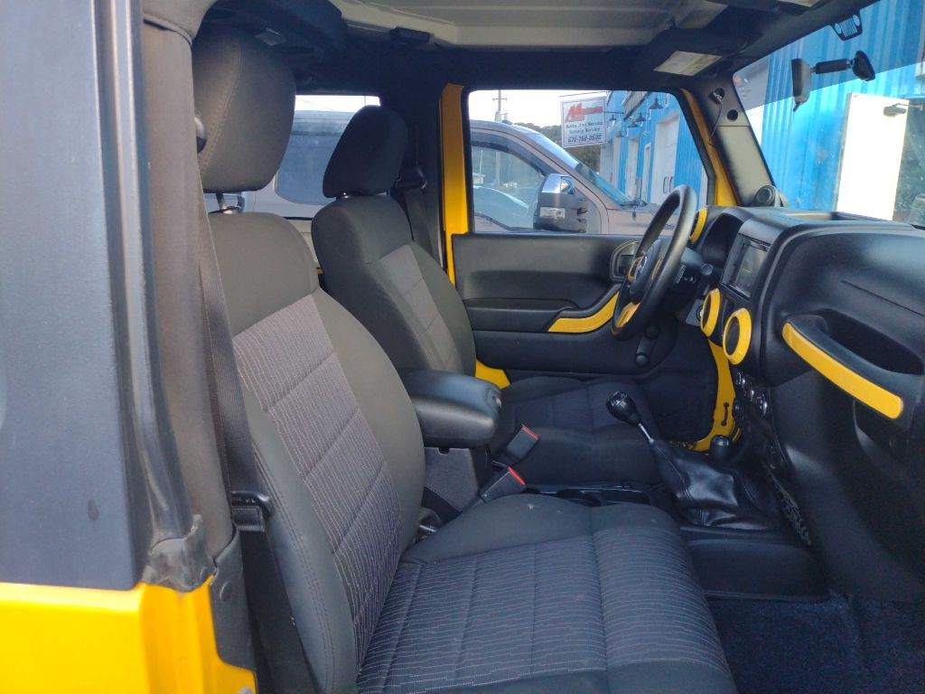 2011 Jeep Wrangler Image 4