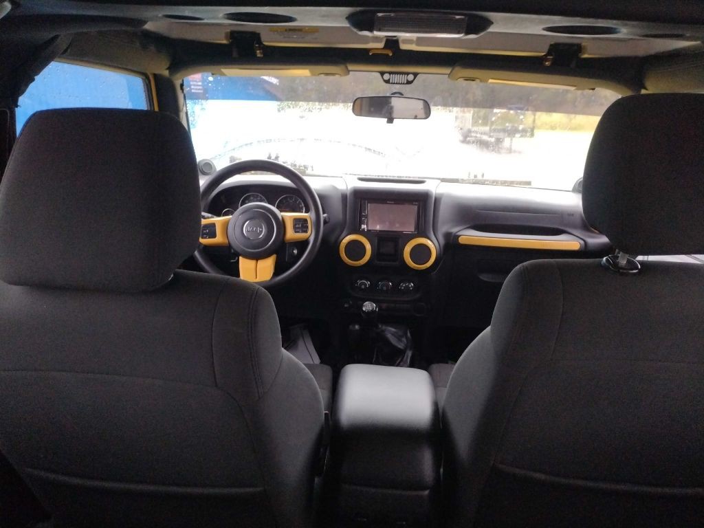 2011 Jeep Wrangler Image 8