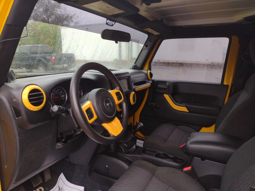 2011 Jeep Wrangler Image 9