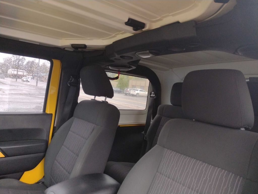2011 Jeep Wrangler Image 10