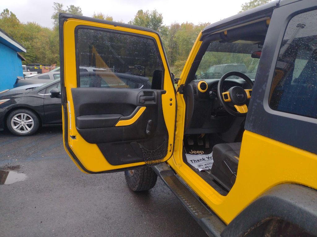 2011 Jeep Wrangler Image 11