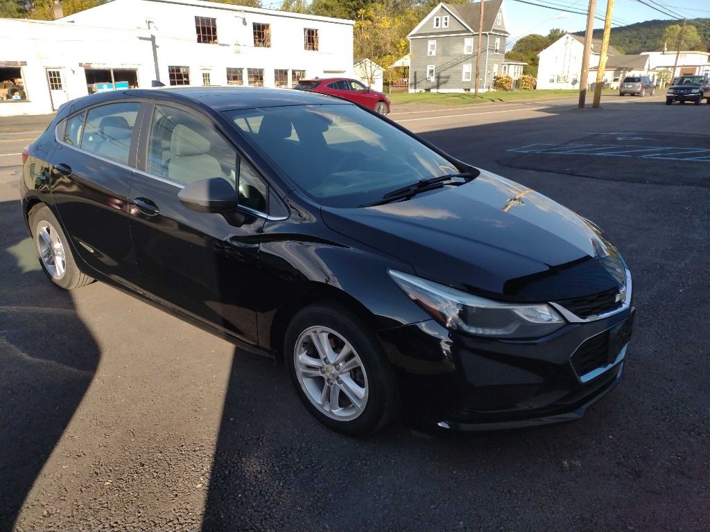 2017 Chevrolet Cruze Image 1
