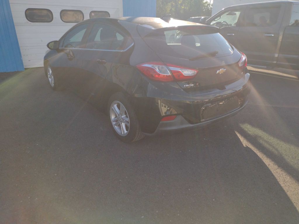 2017 Chevrolet Cruze Image 3