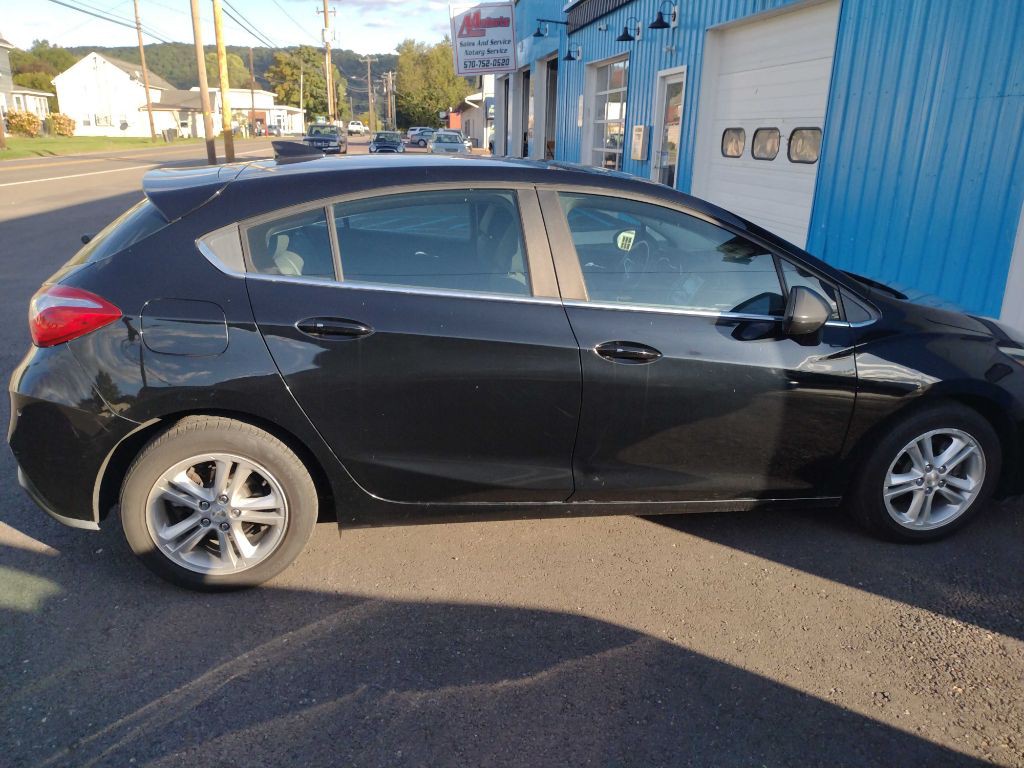 2017 Chevrolet Cruze Image 4