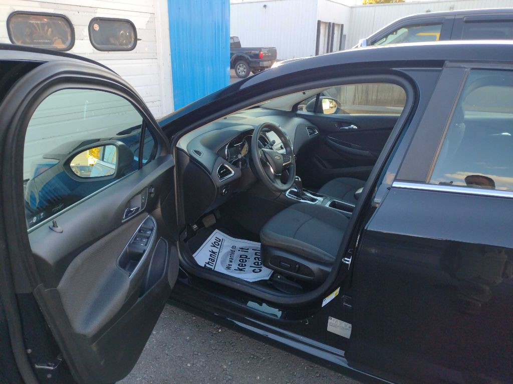 2017 Chevrolet Cruze Image 8