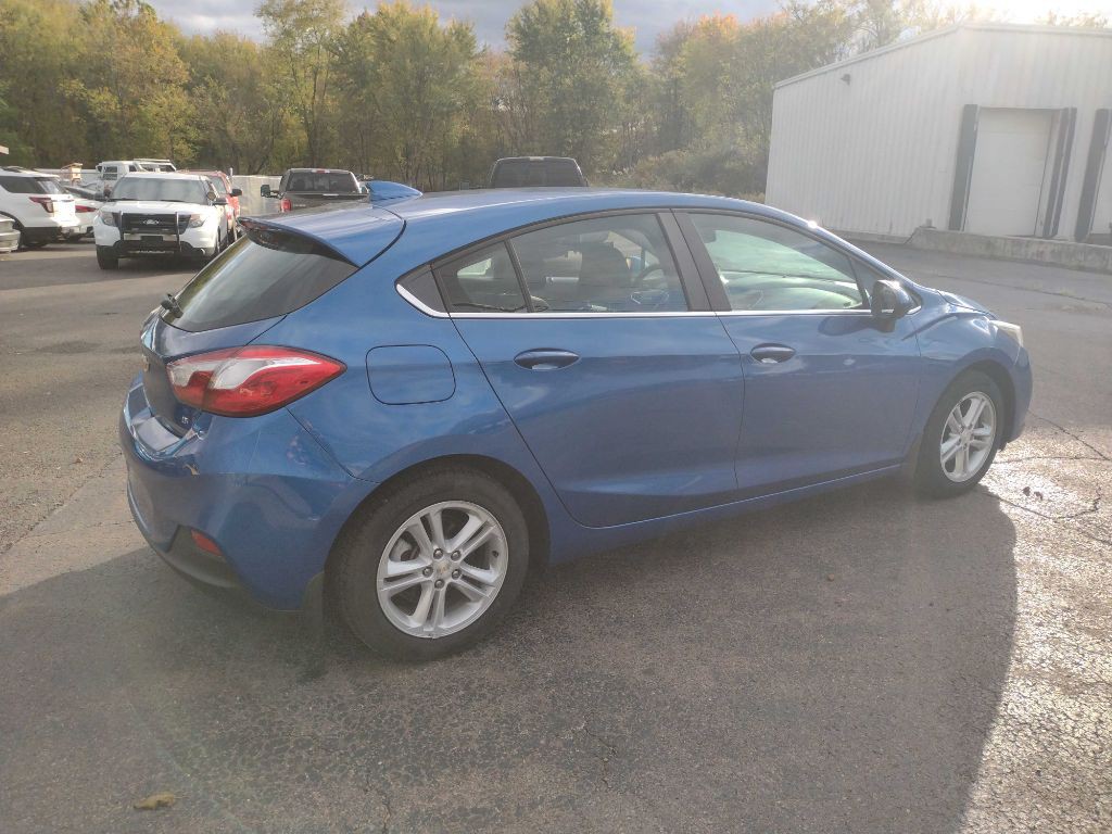 2017 Chevrolet Cruze Image 3