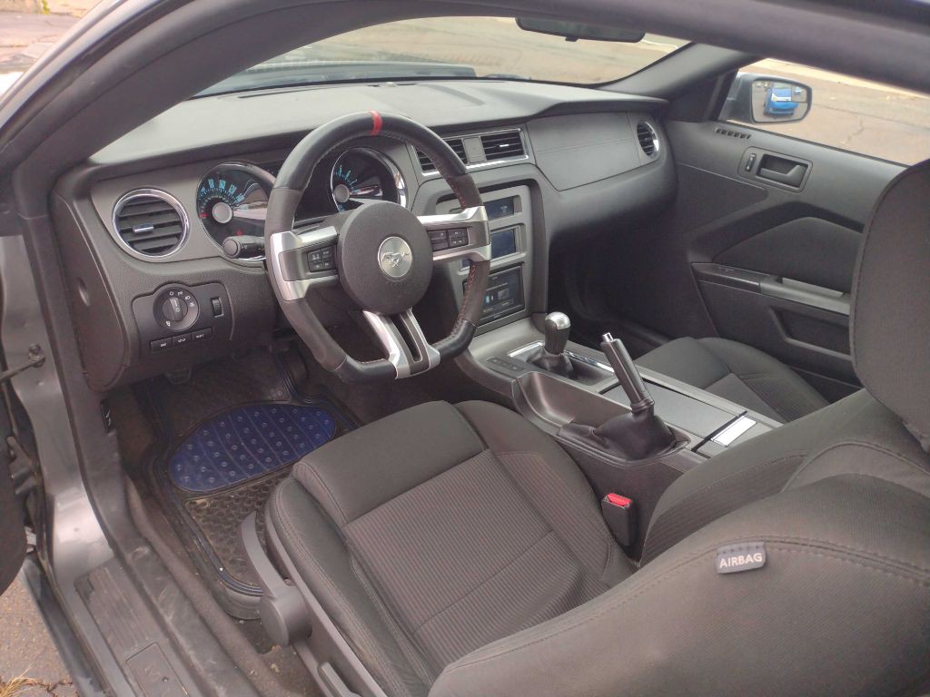2011 Ford Mustang Image 3