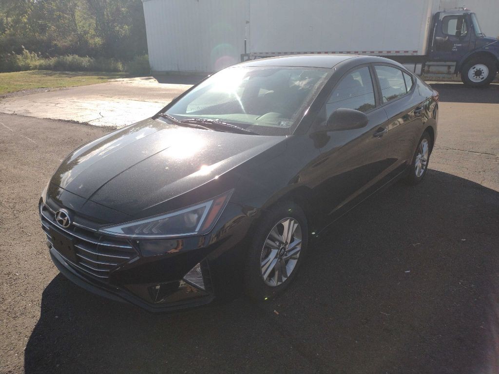 2019 Hyundai Elantra Image 2