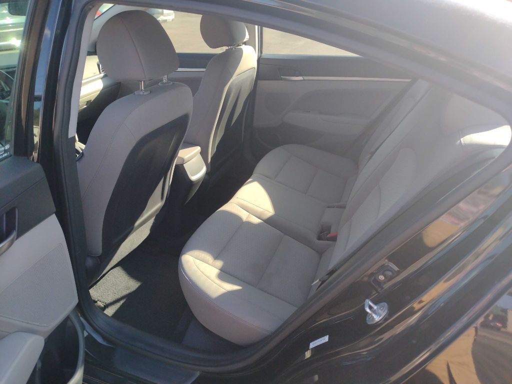 2019 Hyundai Elantra Image 7