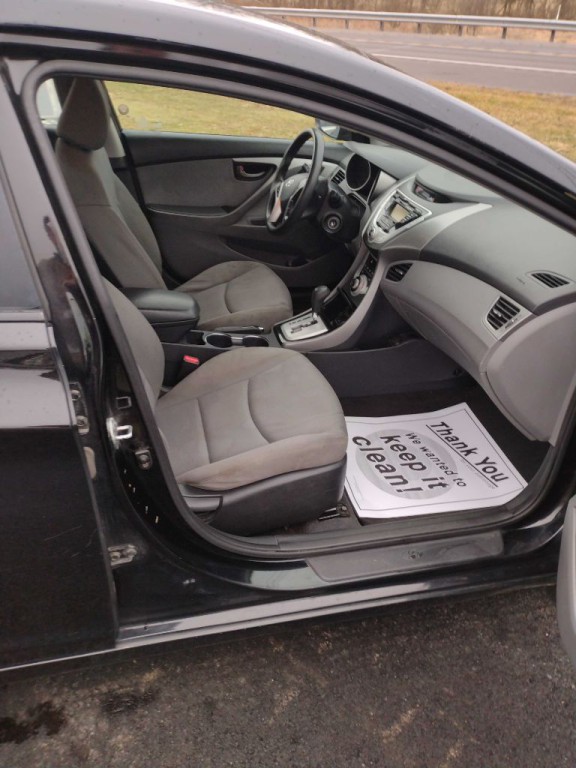 2012 Hyundai Elantra Image 9
