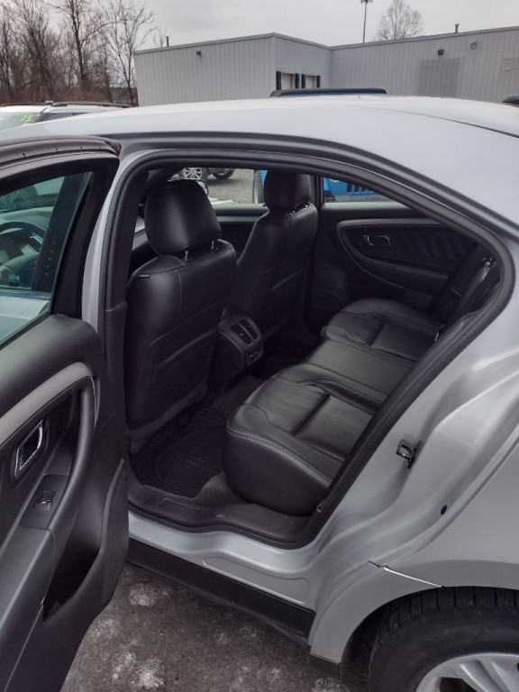 2014 Ford Taurus Image 5