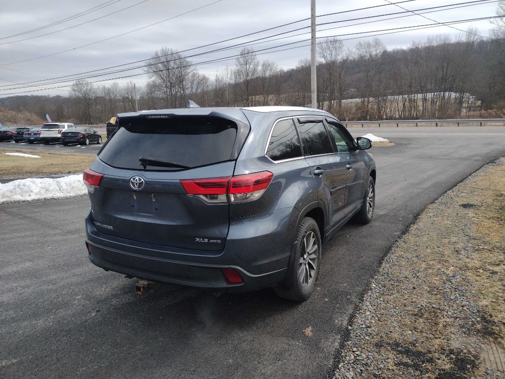 2018 Toyota Highlander Image 17