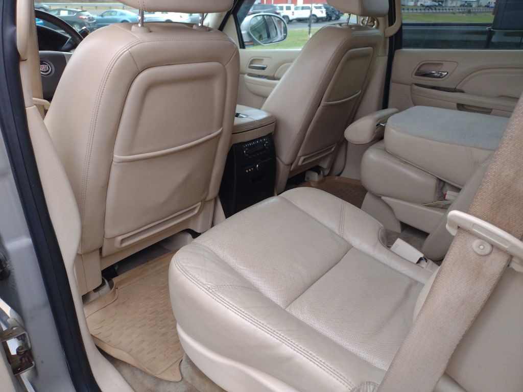 2008 Cadillac Escalade Image 5