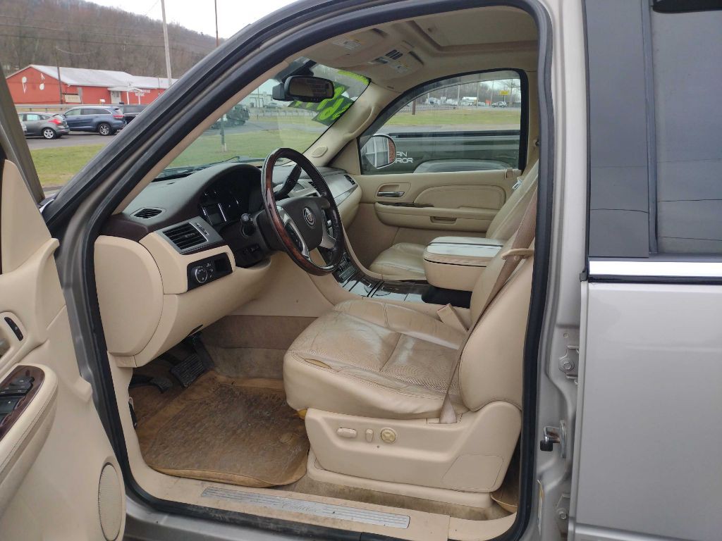 2008 Cadillac Escalade Image 7