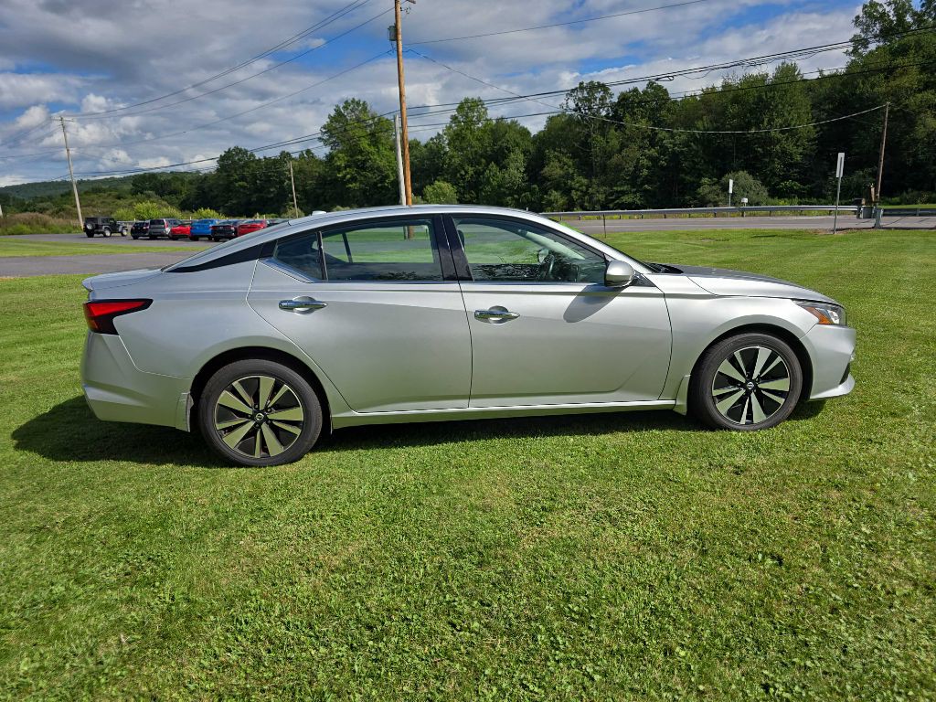 2019 Nissan Altima Image 2