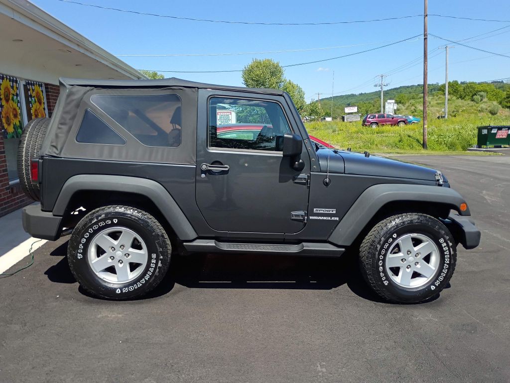 2010 Jeep Wrangler Image 3