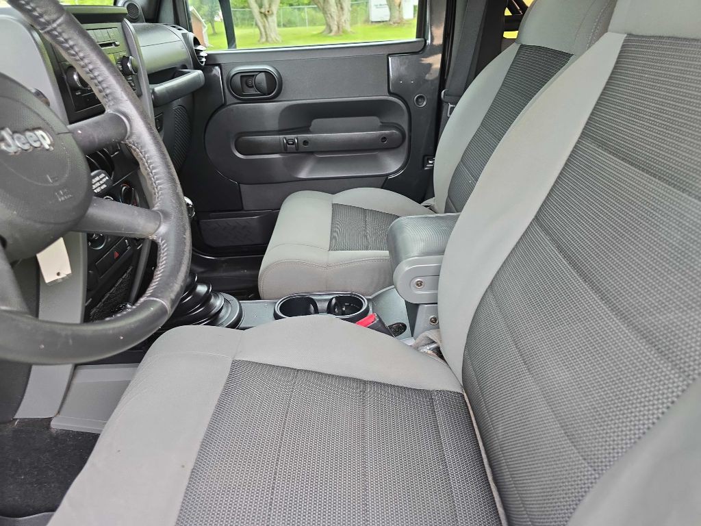 2010 Jeep Wrangler Image 10
