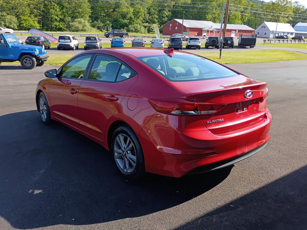 2017 Hyundai Elantra Image 2