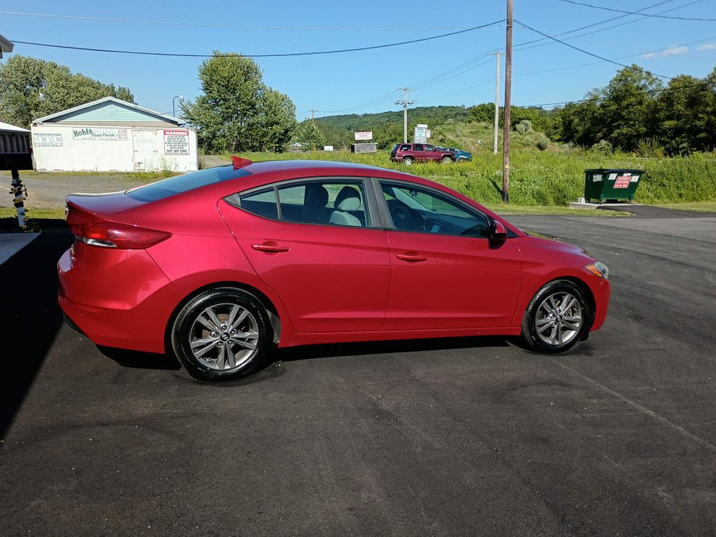 2017 Hyundai Elantra Image 5