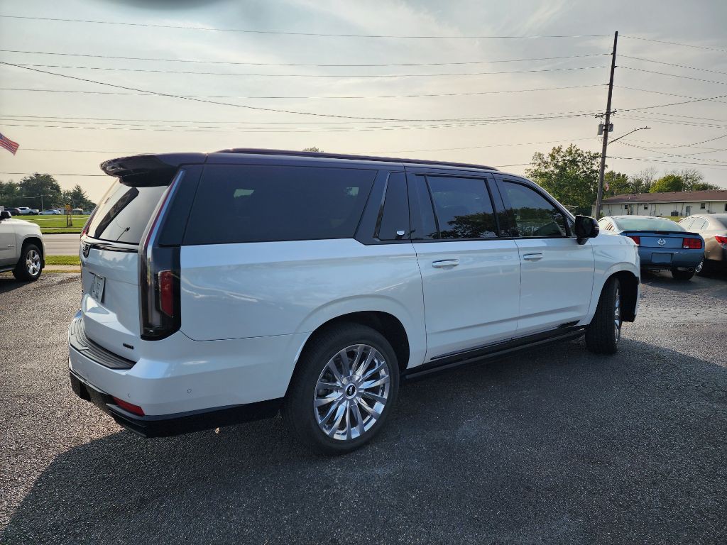 2021 Cadillac Escalade Image 2
