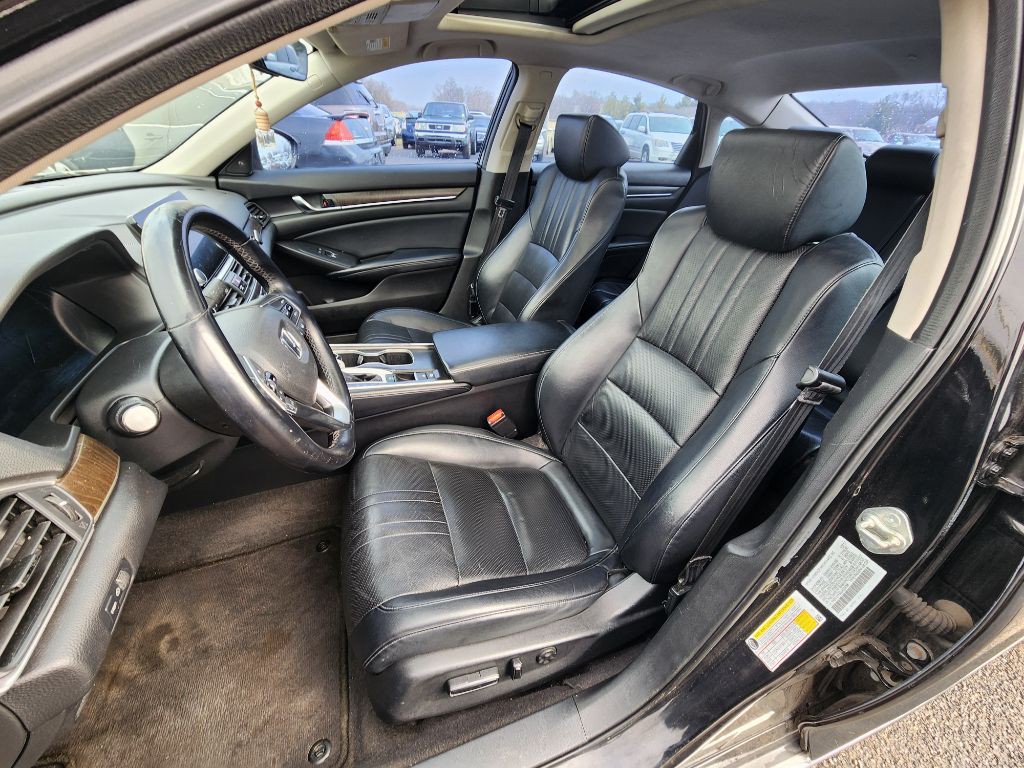 2018 Honda Accord Image 16