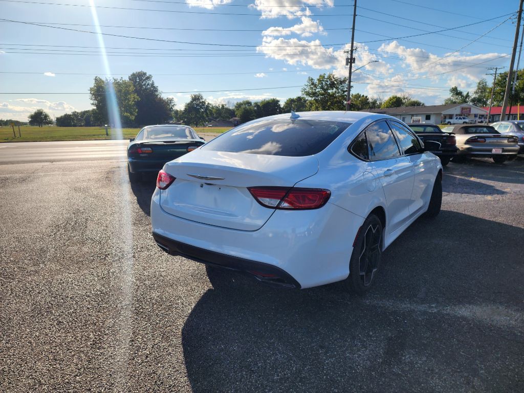 2015 Chrysler 200 Image 4