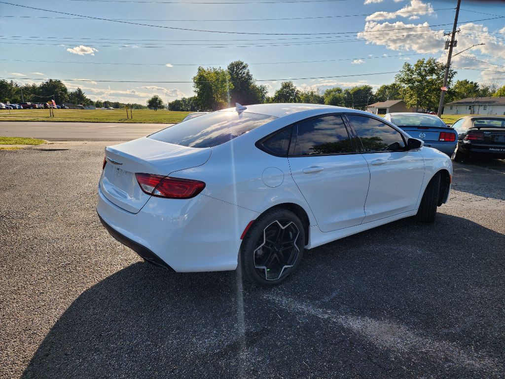 2015 Chrysler 200 Image 5