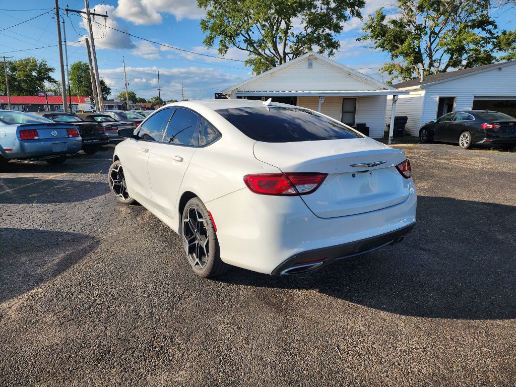 2015 Chrysler 200 Image 7