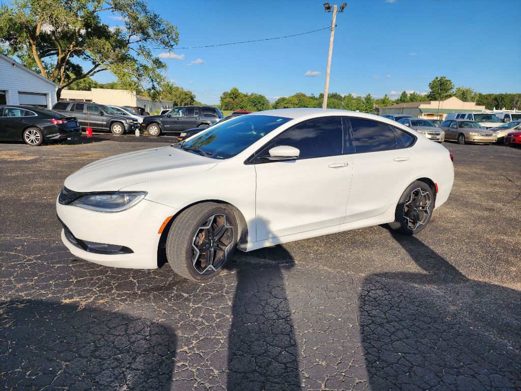 2015 Chrysler 200 Image 10