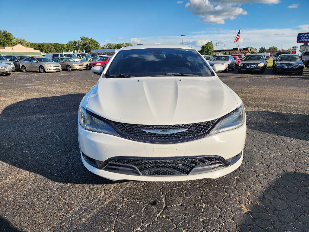 2015 Chrysler 200 Image 12