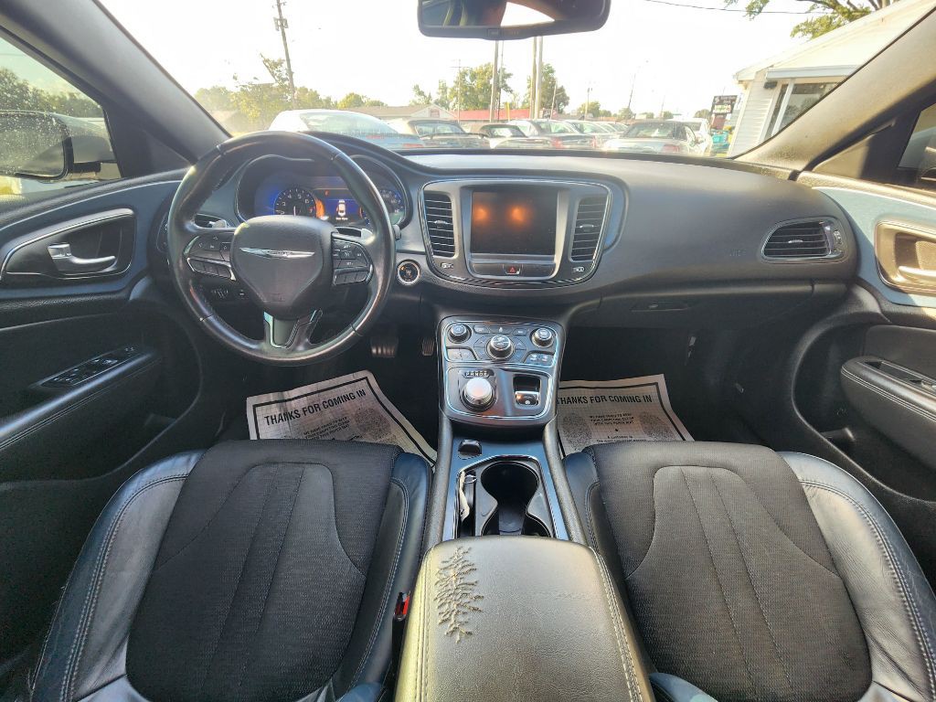 2015 Chrysler 200 Image 13
