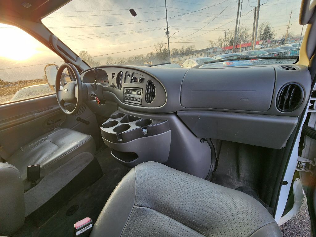 2007 Ford E-series Image 15
