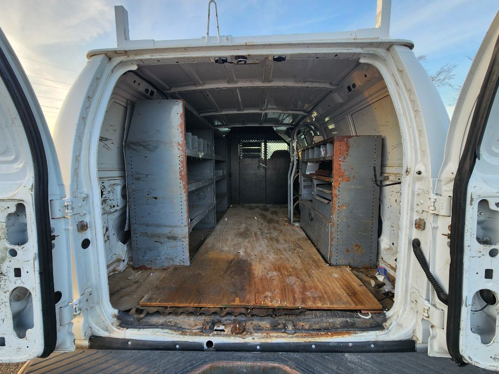 2007 Ford E-series Image 18