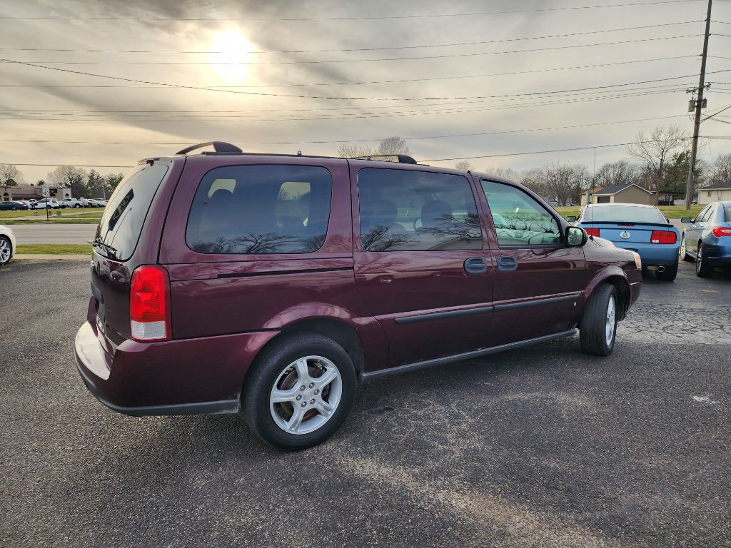 2008 Chevrolet Uplander Image 2
