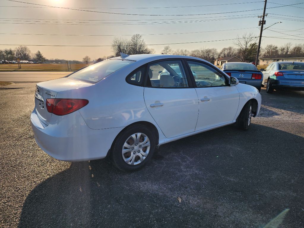 2010 Hyundai Elantra Image 2