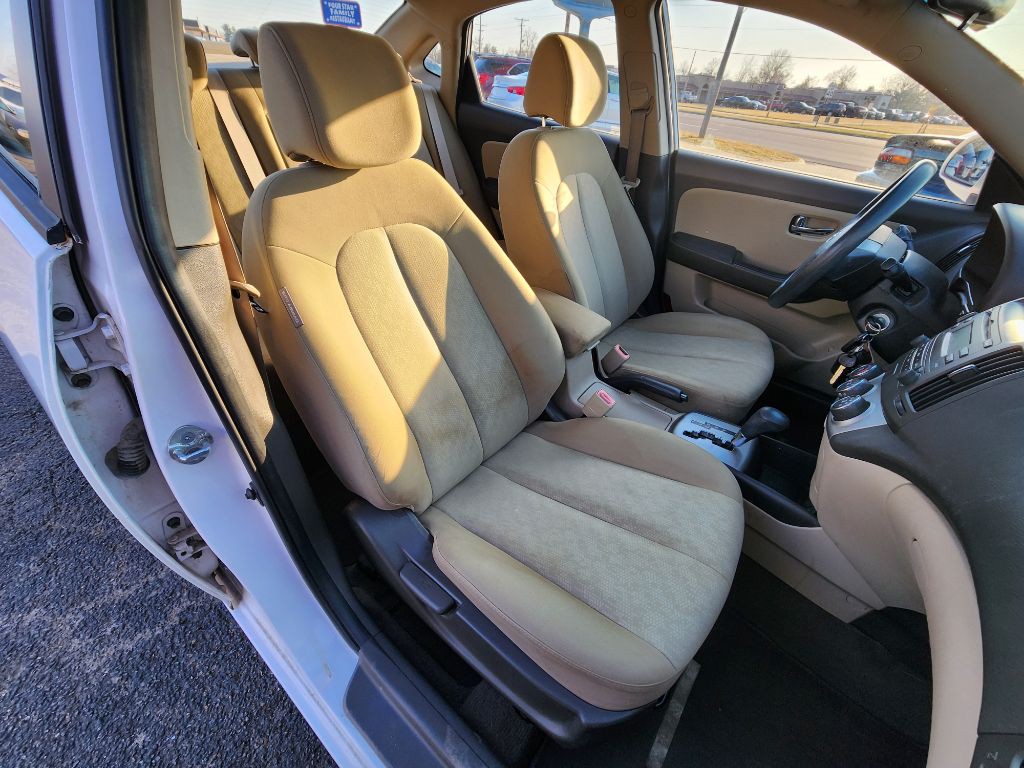 2010 Hyundai Elantra Image 15