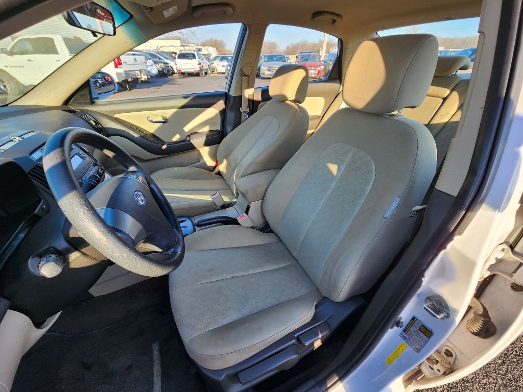 2010 Hyundai Elantra Image 18