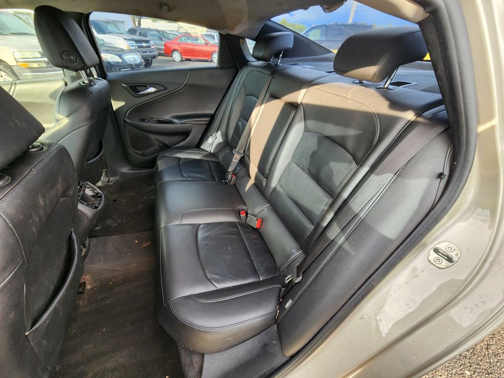 2016 Chevrolet Malibu Image 16