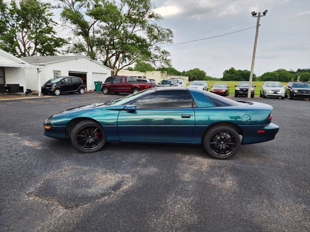 1997 Chevrolet Camaro Image 8