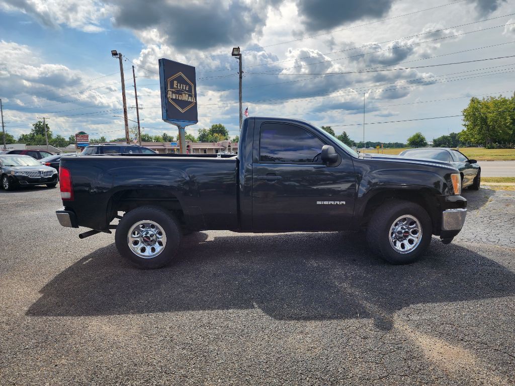 2010 GMC Sierra Image 2