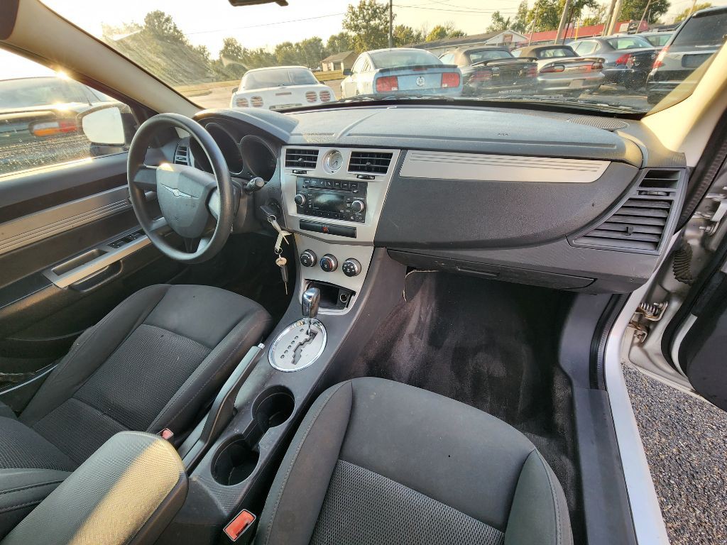 2010 Chrysler Sebring Image 16