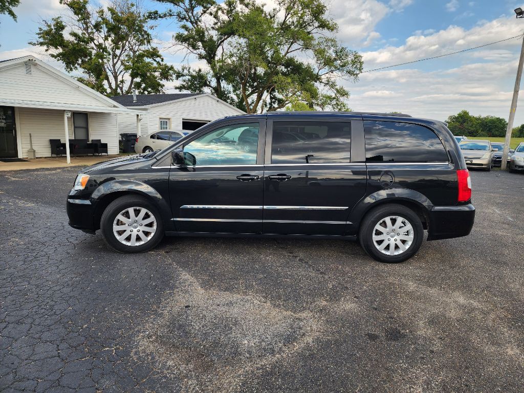 2014 Chrysler Town & Country Image 9
