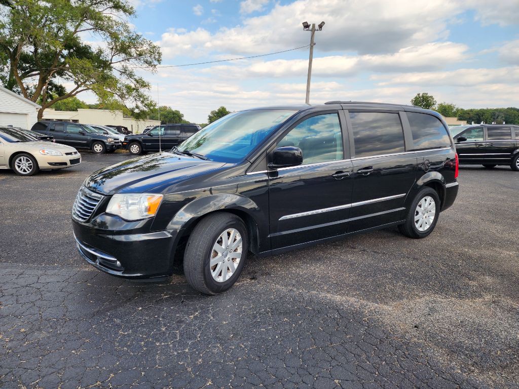 2014 Chrysler Town & Country Image 10