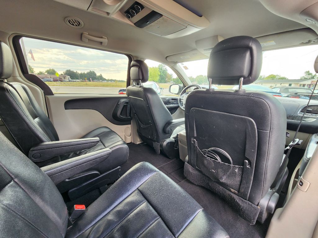 2014 Chrysler Town & Country Image 20