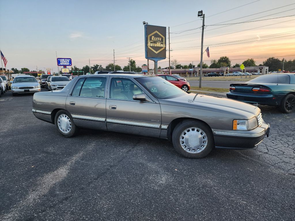 1999 Cadillac DeVille Image 2