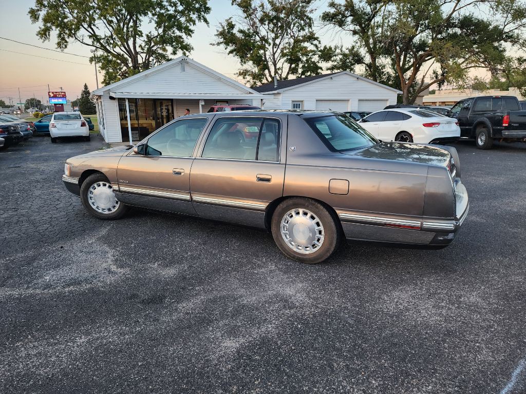 1999 Cadillac DeVille Image 8