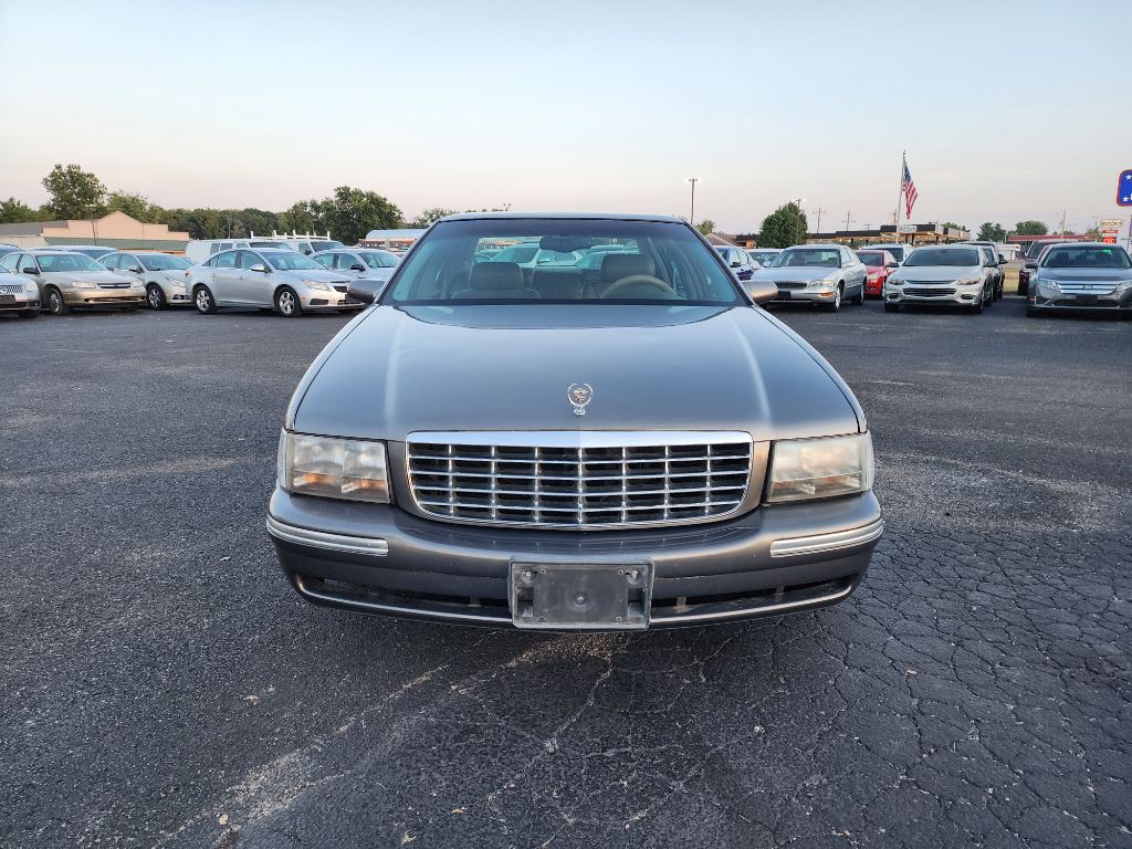 1999 Cadillac DeVille Image 12