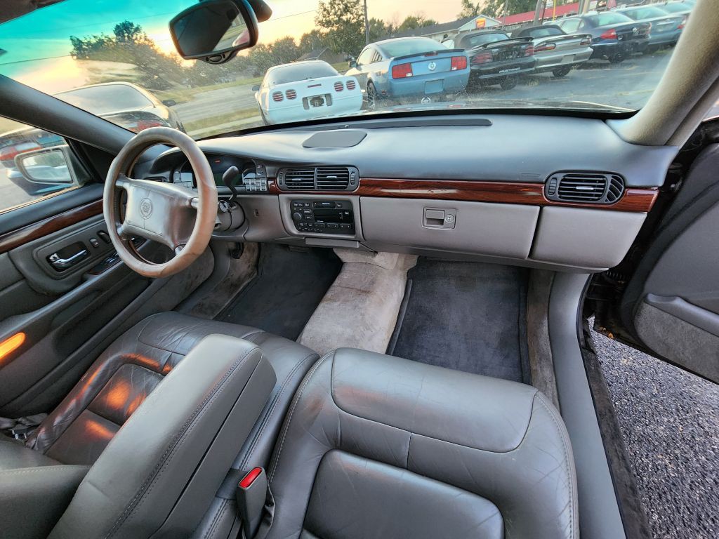 1999 Cadillac DeVille Image 15